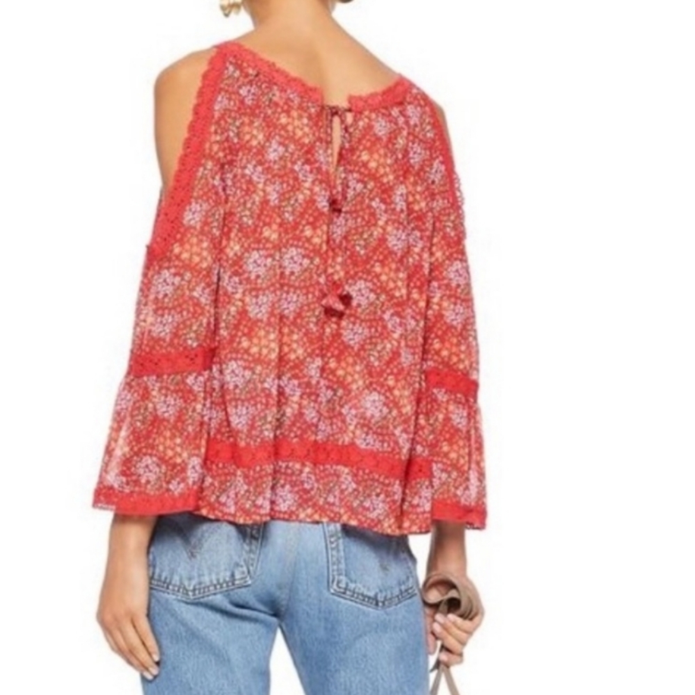 Rebecca Minkoff Cold Shoulder Floral Top Size S NWT'S - Picture 2 of 13